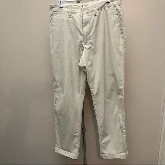 3/$20 J. Crew classic fit Kaki pant 30x30 - Picture 2 of 11
